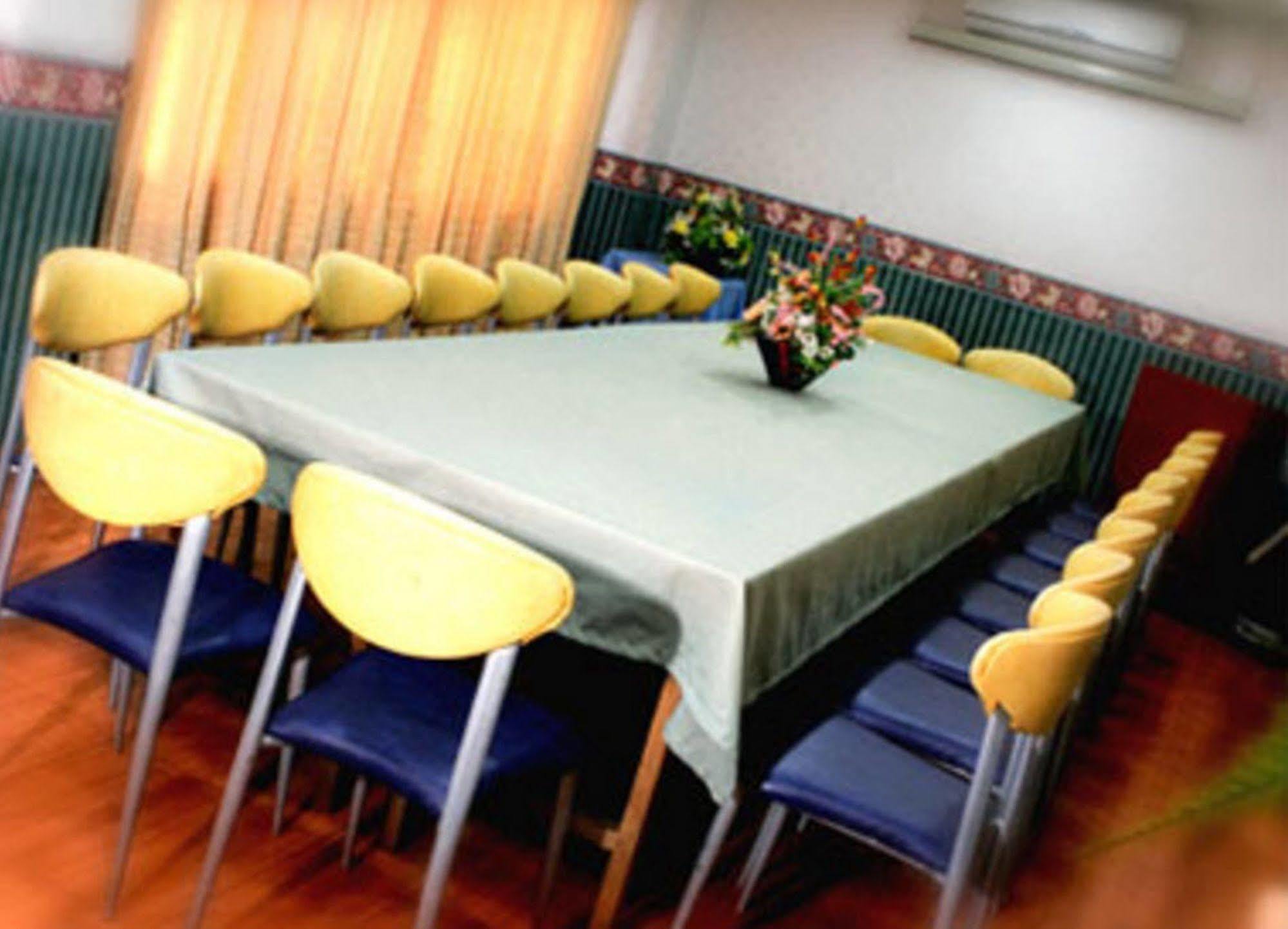 Crown Royale Hotel Balanga Dış mekan fotoğraf