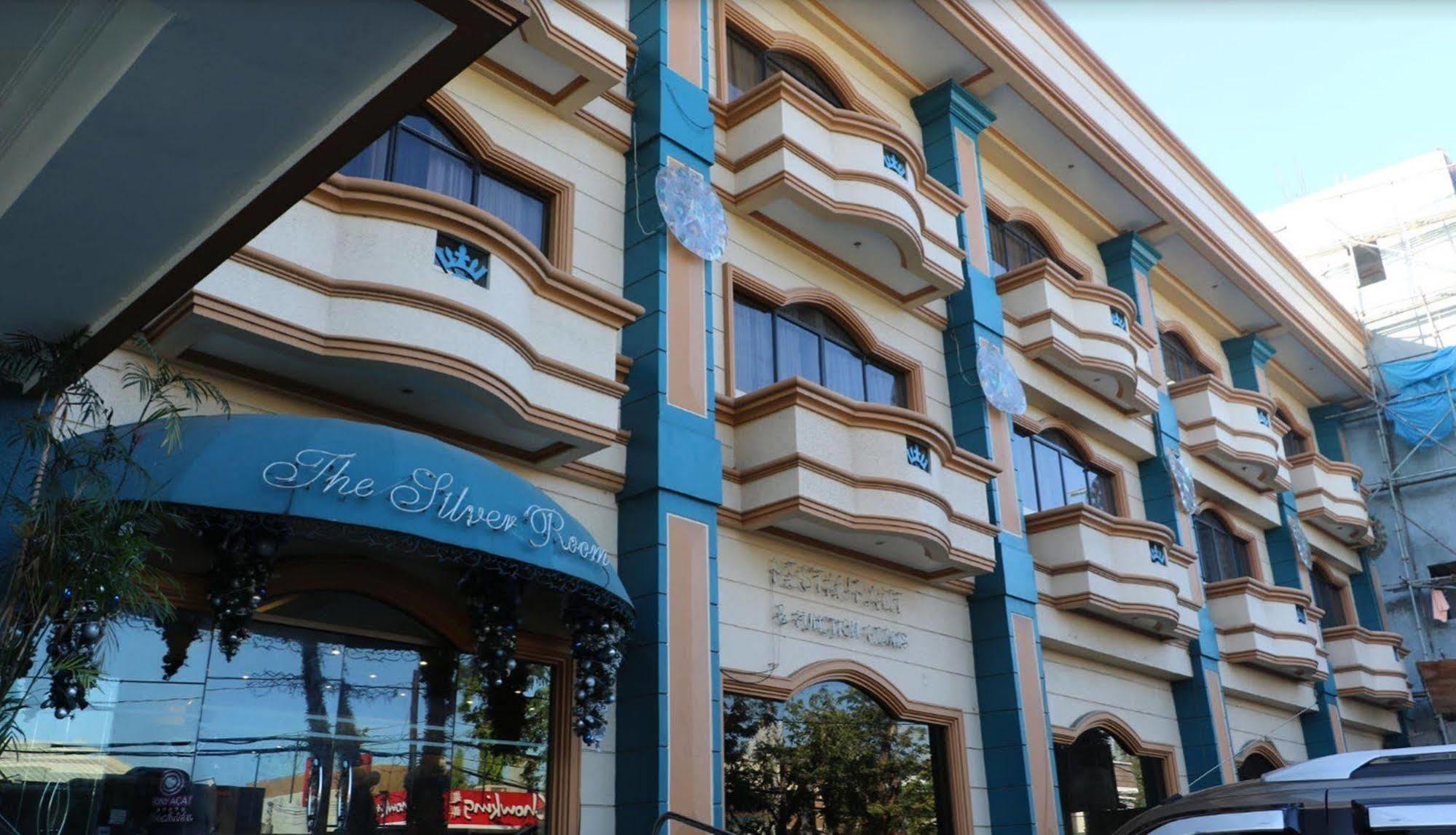 Crown Royale Hotel Balanga Dış mekan fotoğraf